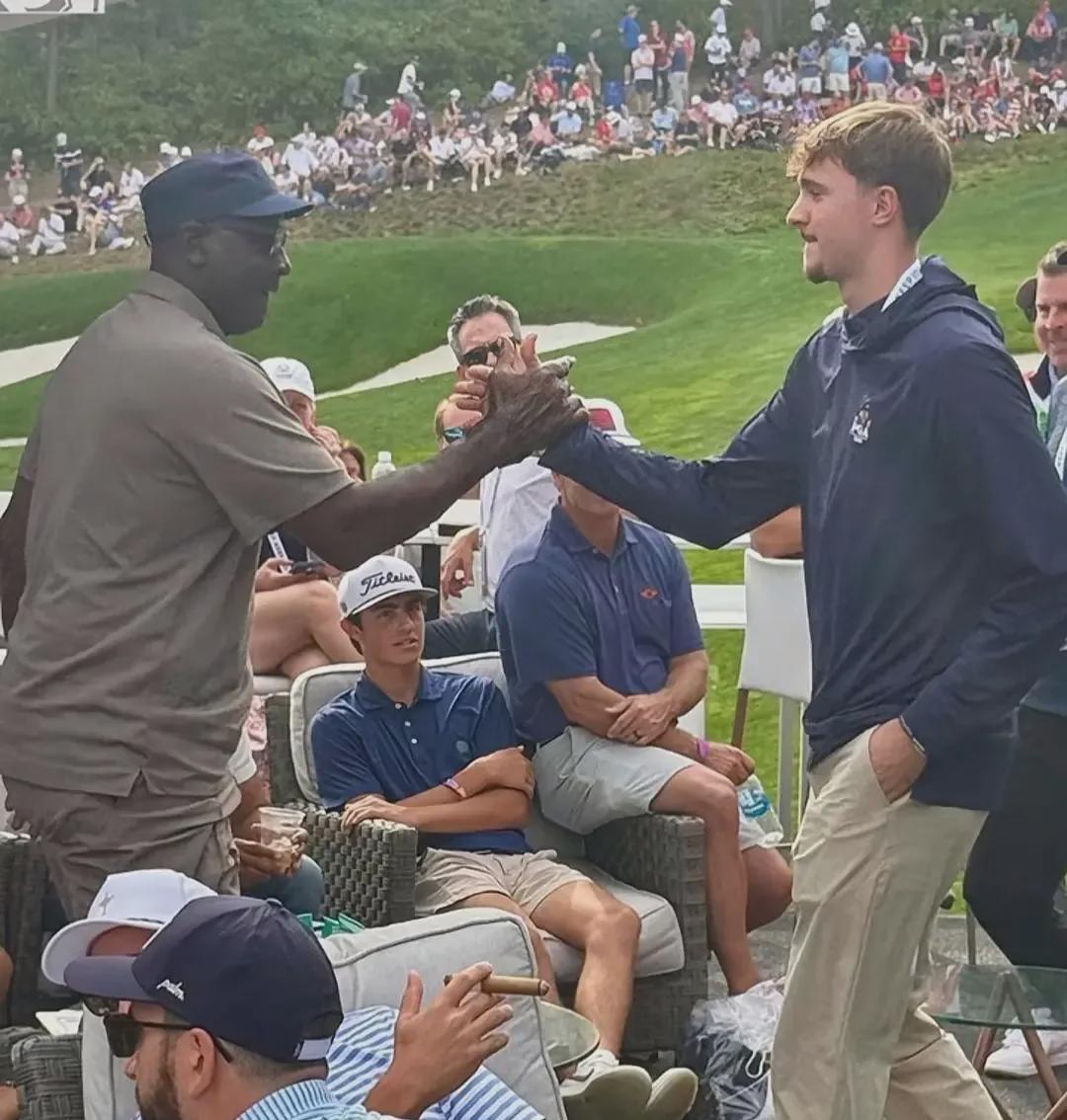 开云体育-力压乔丹！51+45+25！NBA又一史诗级新秀